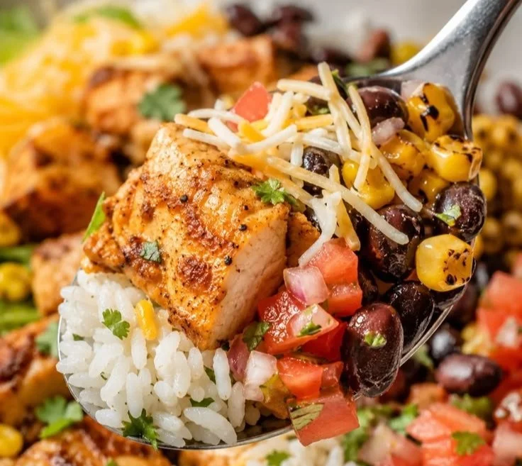 Healthy low-calorie chicken burrito bowl for meal prep